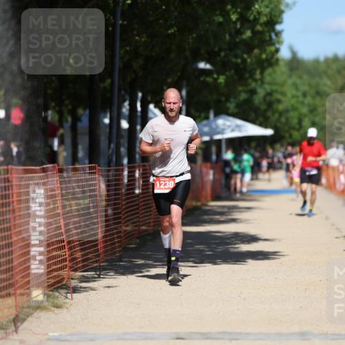 07.09.2025 - 19. Norderstedt Triathlon Michael Strokosch http://msf.ph/oto/8809867 07.09.2025 13:25:06 Laufen 342, 755, 1230 meine-sportfotos.de