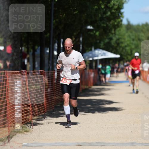 07.09.2025 - 19. Norderstedt Triathlon Michael Strokosch http://msf.ph/oto/8809875 07.09.2025 13:25:06 Laufen 342, 755, 1230 meine-sportfotos.de