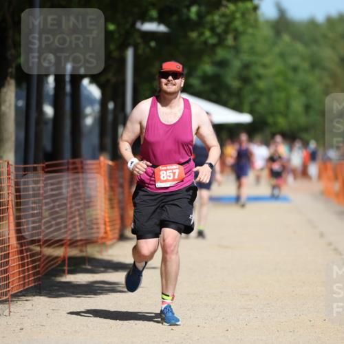 07.09.2025 - 19. Norderstedt Triathlon Michael Strokosch http://msf.ph/oto/8809880 07.09.2025 12:47:40 Laufen 857 meine-sportfotos.de