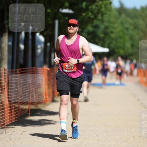 07.09.2025 - 19. Norderstedt Triathlon Michael Strokosch http://msf.ph/oto/8809884 07.09.2025 12:47:40 Laufen 857 meine-sportfotos.de