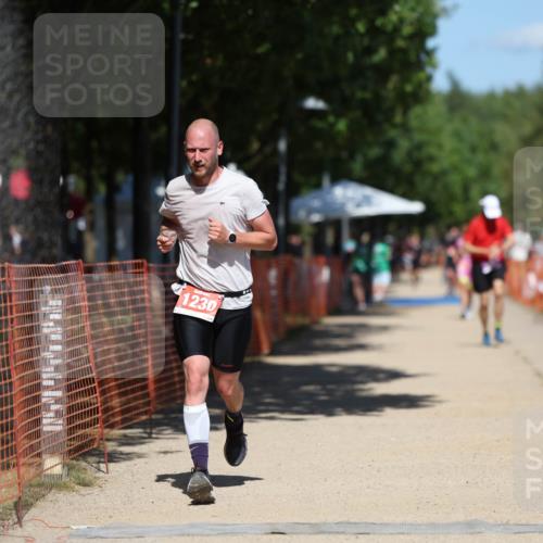 07.09.2025 - 19. Norderstedt Triathlon Michael Strokosch http://msf.ph/oto/8809885 07.09.2025 13:25:07 Laufen 342, 755, 1230 meine-sportfotos.de