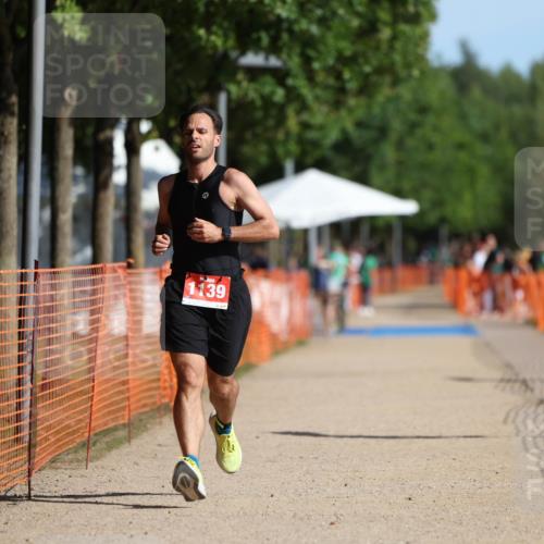 07.09.2025 - 19. Norderstedt Triathlon Michael Strokosch http://msf.ph/oto/8809896 07.09.2025 10:38:50 Laufen 646, 1131, 1139 meine-sportfotos.de