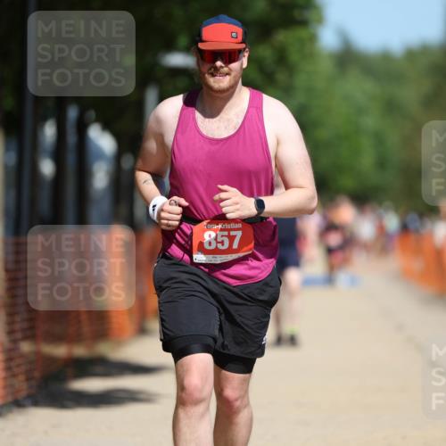 07.09.2025 - 19. Norderstedt Triathlon Michael Strokosch http://msf.ph/oto/8809930 07.09.2025 12:47:42 Laufen 857 meine-sportfotos.de