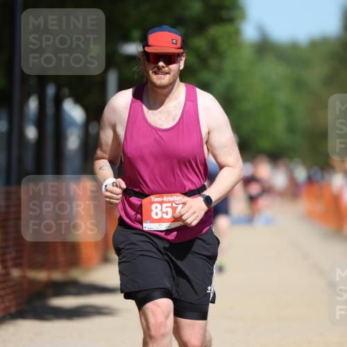 07.09.2025 - 19. Norderstedt Triathlon Michael Strokosch http://msf.ph/oto/8809934 07.09.2025 12:47:42 Laufen 857 meine-sportfotos.de