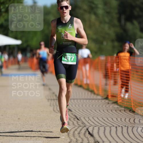 07.09.2025 - 19. Norderstedt Triathlon Michael Strokosch http://msf.ph/oto/8809946 07.09.2025 10:39:35 Laufen 654, 677 meine-sportfotos.de