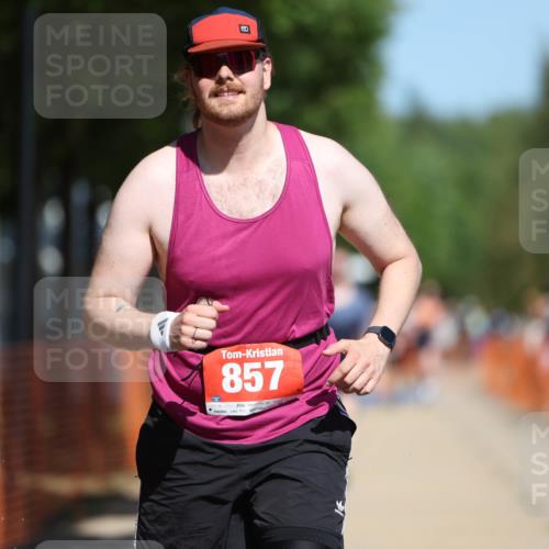07.09.2025 - 19. Norderstedt Triathlon Michael Strokosch http://msf.ph/oto/8809947 07.09.2025 12:47:43 Laufen 857 meine-sportfotos.de