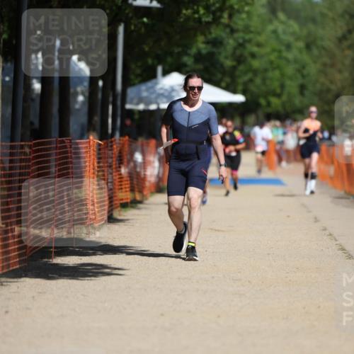 07.09.2025 - 19. Norderstedt Triathlon Michael Strokosch http://msf.ph/oto/8809959 07.09.2025 12:47:46 Laufen 210, 857 meine-sportfotos.de