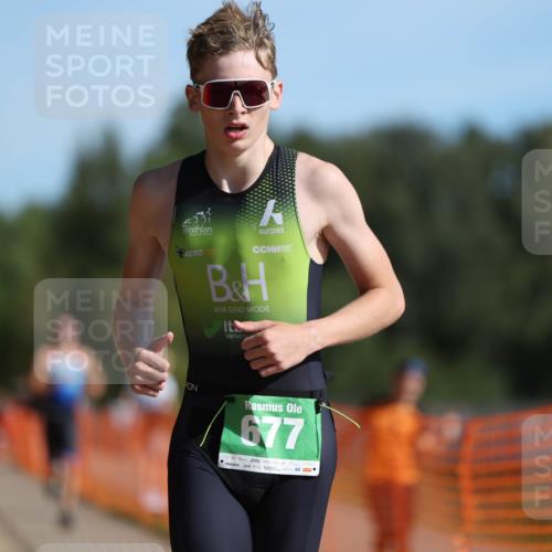 07.09.2025 - 19. Norderstedt Triathlon Michael Strokosch http://msf.ph/oto/8809965 07.09.2025 10:39:37 Laufen 654, 677 meine-sportfotos.de