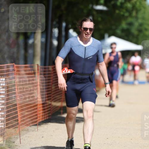 07.09.2025 - 19. Norderstedt Triathlon Michael Strokosch http://msf.ph/oto/8809967 07.09.2025 12:47:53 Laufen 210, 216 meine-sportfotos.de