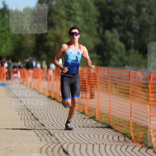 07.09.2025 - 19. Norderstedt Triathlon Michael Strokosch http://msf.ph/oto/8809992 07.09.2025 10:39:40 Laufen 654, 677 meine-sportfotos.de