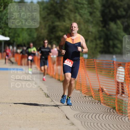 07.09.2025 - 19. Norderstedt Triathlon Michael Strokosch http://msf.ph/oto/8810001 07.09.2025 11:38:48 Laufen 833, 1184, 1199, 1340 meine-sportfotos.de