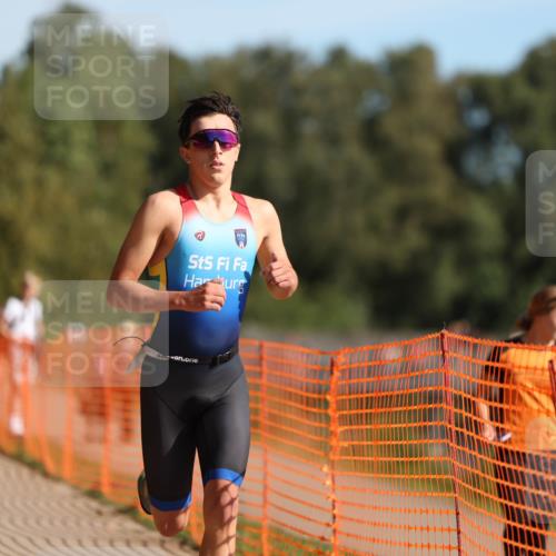 07.09.2025 - 19. Norderstedt Triathlon Michael Strokosch http://msf.ph/oto/8810008 07.09.2025 10:39:41 Laufen 654, 677 meine-sportfotos.de