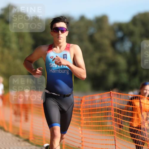 07.09.2025 - 19. Norderstedt Triathlon Michael Strokosch http://msf.ph/oto/8810012 07.09.2025 10:39:41 Laufen 654, 677 meine-sportfotos.de