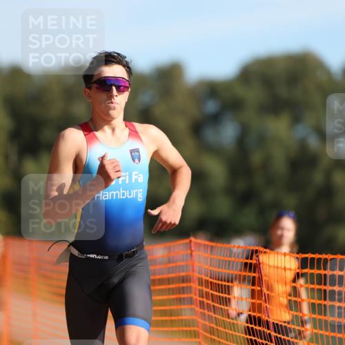 07.09.2025 - 19. Norderstedt Triathlon Michael Strokosch http://msf.ph/oto/8810016 07.09.2025 10:39:42 Laufen 654 meine-sportfotos.de