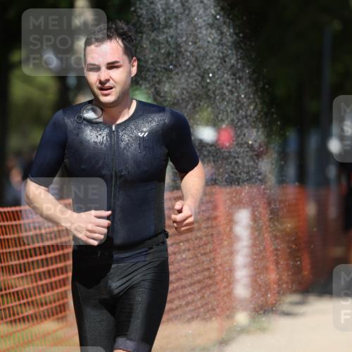 07.09.2025 - 19. Norderstedt Triathlon Michael Strokosch http://msf.ph/oto/8810054 07.09.2025 13:25:34 Laufen 171, 1331 meine-sportfotos.de
