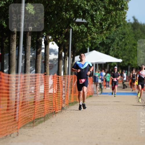 07.09.2025 - 19. Norderstedt Triathlon Michael Strokosch http://msf.ph/oto/8810134 07.09.2025 10:40:07 Laufen 1127 meine-sportfotos.de