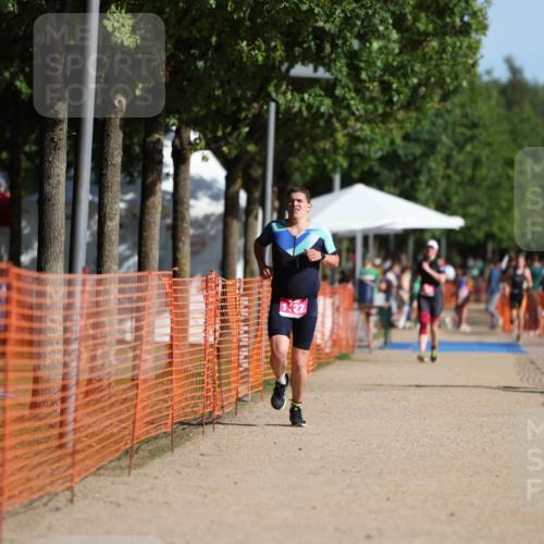 07.09.2025 - 19. Norderstedt Triathlon Michael Strokosch http://msf.ph/oto/8810160 07.09.2025 10:40:08 Laufen 1127 meine-sportfotos.de