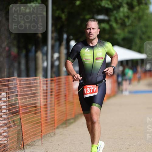 07.09.2025 - 19. Norderstedt Triathlon Michael Strokosch http://msf.ph/oto/8810161 07.09.2025 11:39:03 Laufen 231, 1377 meine-sportfotos.de