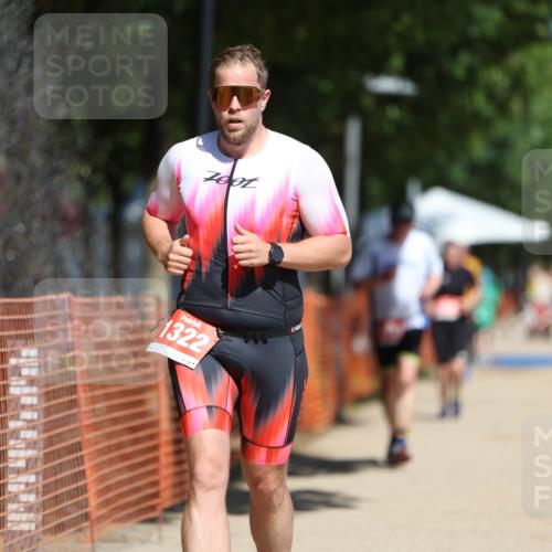 07.09.2025 - 19. Norderstedt Triathlon Michael Strokosch http://msf.ph/oto/8810166 07.09.2025 12:48:10 Laufen 1282, 1322 meine-sportfotos.de