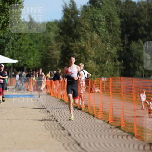 07.09.2025 - 19. Norderstedt Triathlon Michael Strokosch http://msf.ph/oto/8810196 07.09.2025 10:40:11 Laufen 664, 1127 meine-sportfotos.de