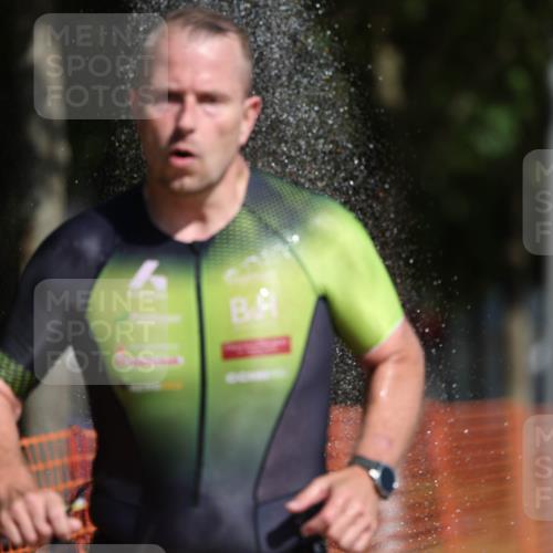 07.09.2025 - 19. Norderstedt Triathlon Michael Strokosch http://msf.ph/oto/8810227 07.09.2025 11:39:05 Laufen 231, 1377 meine-sportfotos.de
