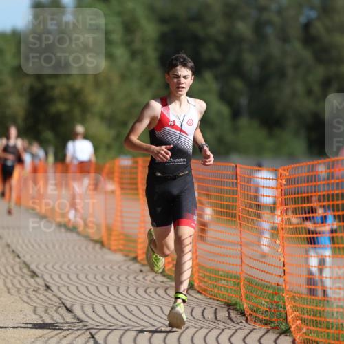 07.09.2025 - 19. Norderstedt Triathlon Michael Strokosch http://msf.ph/oto/8810257 07.09.2025 10:40:14 Laufen 664, 1127 meine-sportfotos.de