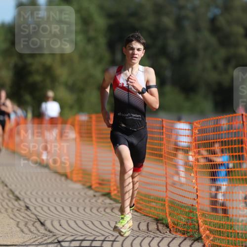 07.09.2025 - 19. Norderstedt Triathlon Michael Strokosch http://msf.ph/oto/8810261 07.09.2025 10:40:14 Laufen 664, 1127 meine-sportfotos.de
