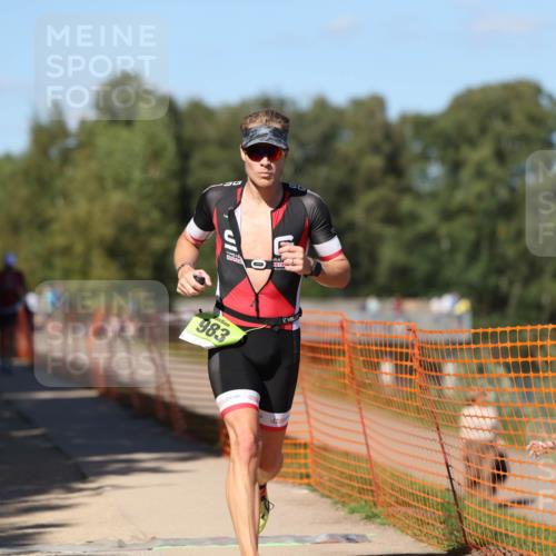 07.09.2025 - 19. Norderstedt Triathlon Michael Strokosch http://msf.ph/oto/8810264 07.09.2025 15:17:42 Laufen 982, 983 meine-sportfotos.de