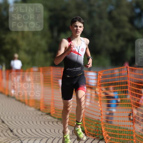 07.09.2025 - 19. Norderstedt Triathlon Michael Strokosch http://msf.ph/oto/8810266 07.09.2025 10:40:15 Laufen 664, 1127 meine-sportfotos.de