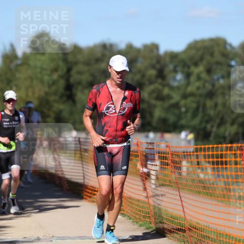 07.09.2025 - 19. Norderstedt Triathlon Michael Strokosch http://msf.ph/oto/8810305 07.09.2025 15:17:55 Laufen 422, 896, 960, 970, 1478 meine-sportfotos.de