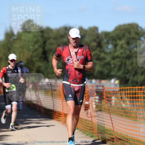 07.09.2025 - 19. Norderstedt Triathlon Michael Strokosch http://msf.ph/oto/8810310 07.09.2025 15:17:55 Laufen 422, 896, 960, 970, 1478 meine-sportfotos.de
