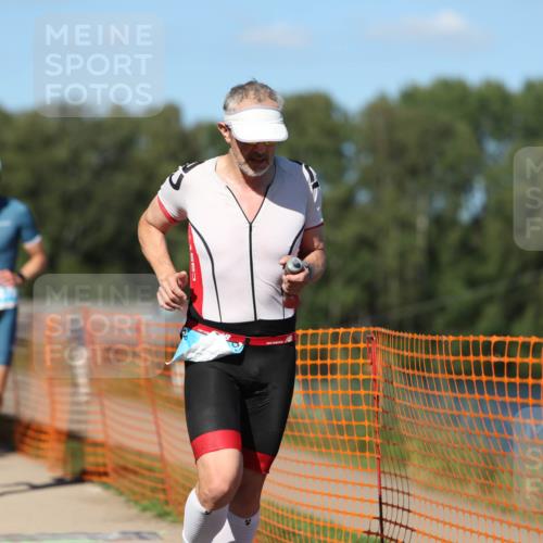 07.09.2025 - 19. Norderstedt Triathlon Michael Strokosch http://msf.ph/oto/8810384 07.09.2025 15:18:01 Laufen 398, 422, 896, 970, 990, 1478 meine-sportfotos.de