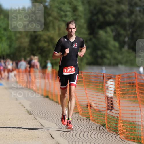 07.09.2025 - 19. Norderstedt Triathlon Michael Strokosch http://msf.ph/oto/8810420 07.09.2025 11:39:18 Laufen 1355 meine-sportfotos.de