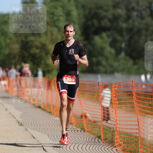 07.09.2025 - 19. Norderstedt Triathlon Michael Strokosch http://msf.ph/oto/8810428 07.09.2025 11:39:19 Laufen 1355 meine-sportfotos.de