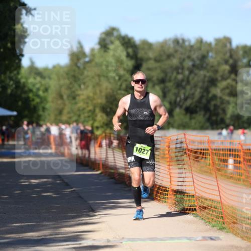 07.09.2025 - 19. Norderstedt Triathlon Michael Strokosch http://msf.ph/oto/8810519 07.09.2025 15:18:23 Laufen 877, 991, 1027, 1505 meine-sportfotos.de