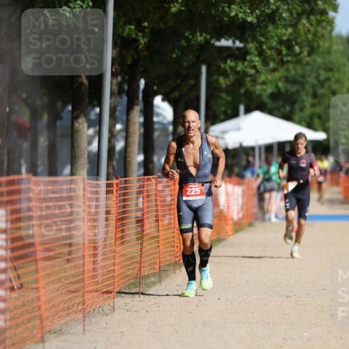 07.09.2025 - 19. Norderstedt Triathlon Michael Strokosch http://msf.ph/oto/8810535 07.09.2025 11:39:28 Laufen 225, 1156 meine-sportfotos.de