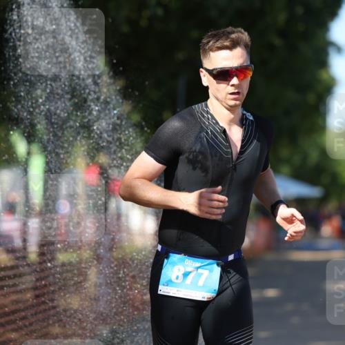 07.09.2025 - 19. Norderstedt Triathlon Michael Strokosch http://msf.ph/oto/8810557 07.09.2025 15:18:27 Laufen 877, 1027 meine-sportfotos.de