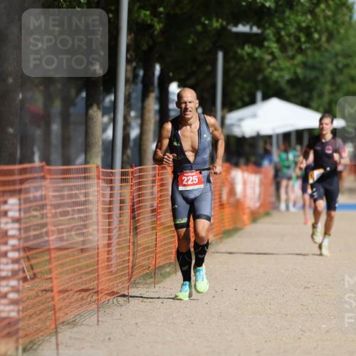 07.09.2025 - 19. Norderstedt Triathlon Michael Strokosch http://msf.ph/oto/8810561 07.09.2025 11:39:29 Laufen 225, 1156 meine-sportfotos.de