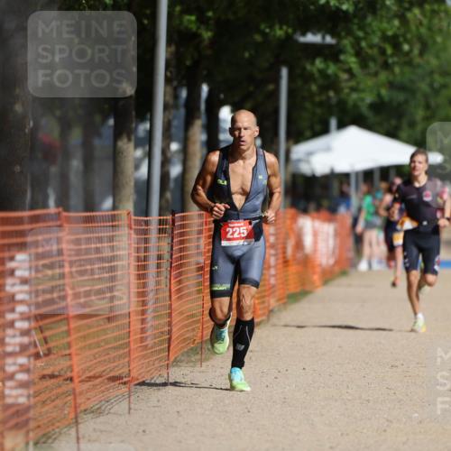 07.09.2025 - 19. Norderstedt Triathlon Michael Strokosch http://msf.ph/oto/8810570 07.09.2025 11:39:29 Laufen 225, 1156 meine-sportfotos.de