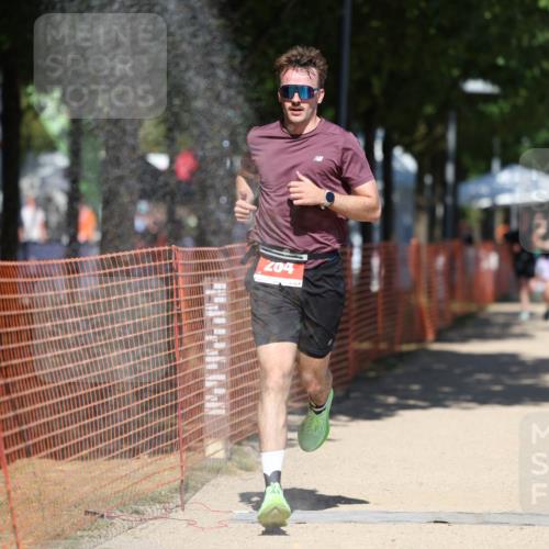 07.09.2025 - 19. Norderstedt Triathlon Michael Strokosch http://msf.ph/oto/8810577 07.09.2025 13:26:28 Laufen 264 meine-sportfotos.de