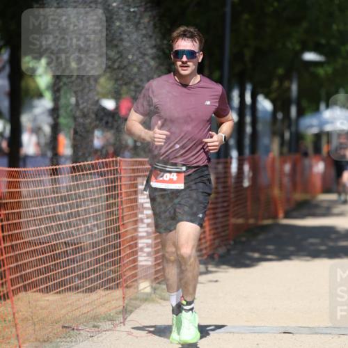 07.09.2025 - 19. Norderstedt Triathlon Michael Strokosch http://msf.ph/oto/8810584 07.09.2025 13:26:29 Laufen 264 meine-sportfotos.de