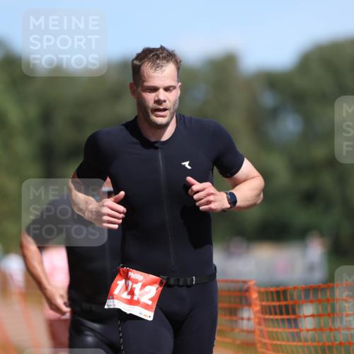 07.09.2025 - 19. Norderstedt Triathlon Michael Strokosch http://msf.ph/oto/8810589 07.09.2025 12:48:55 Laufen 1212, 1342, 1364 meine-sportfotos.de