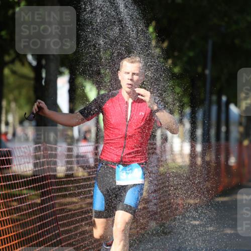 07.09.2025 - 19. Norderstedt Triathlon Michael Strokosch http://msf.ph/oto/8810612 07.09.2025 15:18:53 Laufen 374, 1020 meine-sportfotos.de