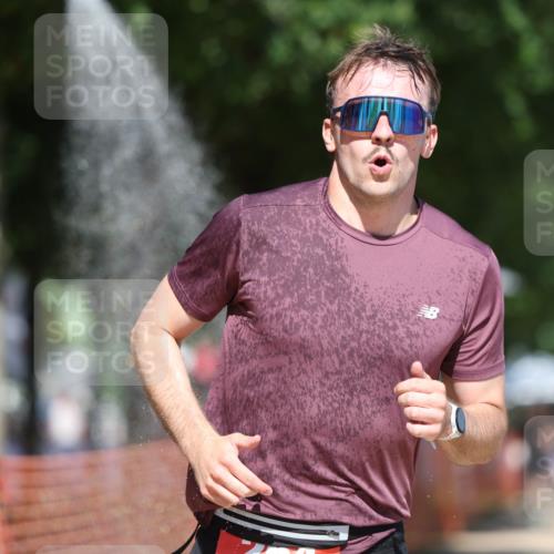 07.09.2025 - 19. Norderstedt Triathlon Michael Strokosch http://msf.ph/oto/8810640 07.09.2025 13:26:30 Laufen 264 meine-sportfotos.de
