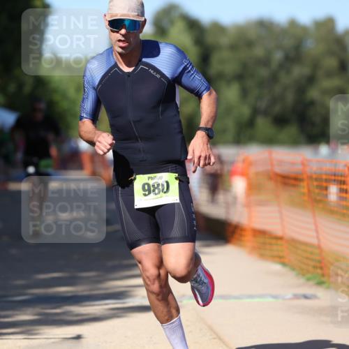07.09.2025 - 19. Norderstedt Triathlon Michael Strokosch http://msf.ph/oto/8810656 07.09.2025 15:18:57 Laufen 374, 1020, 1026 meine-sportfotos.de
