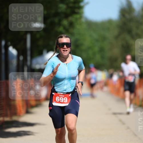 07.09.2025 - 19. Norderstedt Triathlon Michael Strokosch http://msf.ph/oto/8810728 07.09.2025 12:49:13 Laufen 699, 737 meine-sportfotos.de