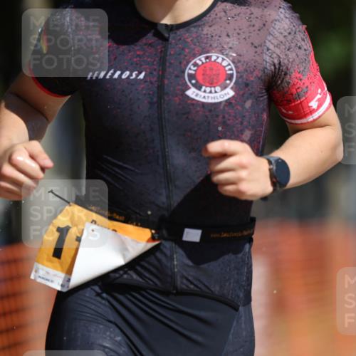 07.09.2025 - 19. Norderstedt Triathlon Michael Strokosch http://msf.ph/oto/8810745 07.09.2025 11:39:37 Laufen 225, 1156, 1193 meine-sportfotos.de