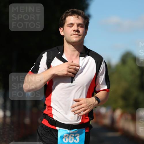 07.09.2025 - 19. Norderstedt Triathlon Michael Strokosch http://msf.ph/oto/8810881 07.09.2025 15:19:37 Laufen 863, 1434 meine-sportfotos.de