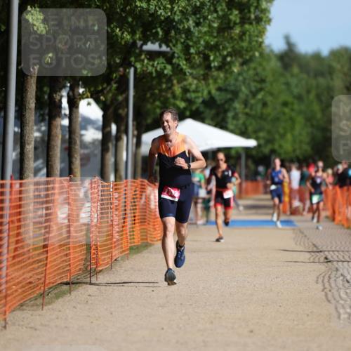07.09.2025 - 19. Norderstedt Triathlon Michael Strokosch http://msf.ph/oto/8810974 07.09.2025 10:41:35 Laufen 663, 1132 meine-sportfotos.de