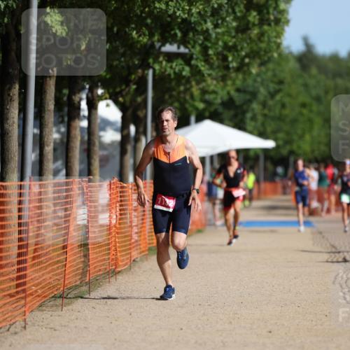 07.09.2025 - 19. Norderstedt Triathlon Michael Strokosch http://msf.ph/oto/8810998 07.09.2025 10:41:36 Laufen 663, 1132 meine-sportfotos.de